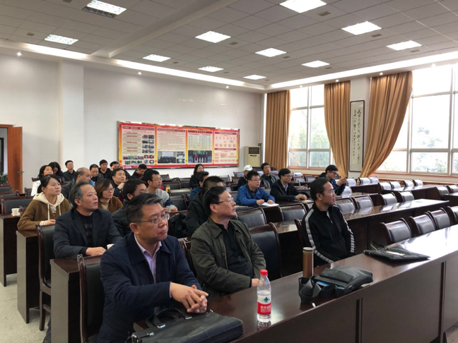 名校共参观,经验相与析 ​